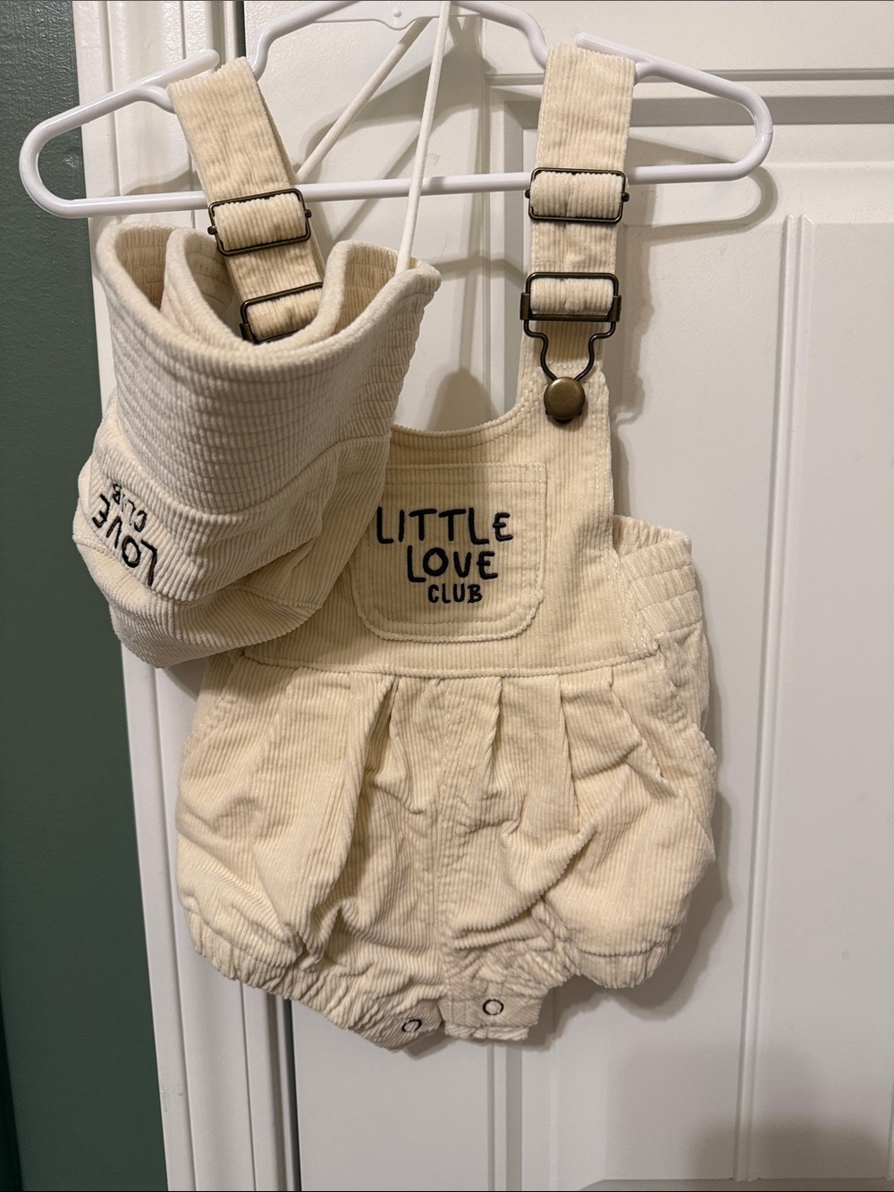 Blossom&Pear Little Love Club Set with Matching Hat